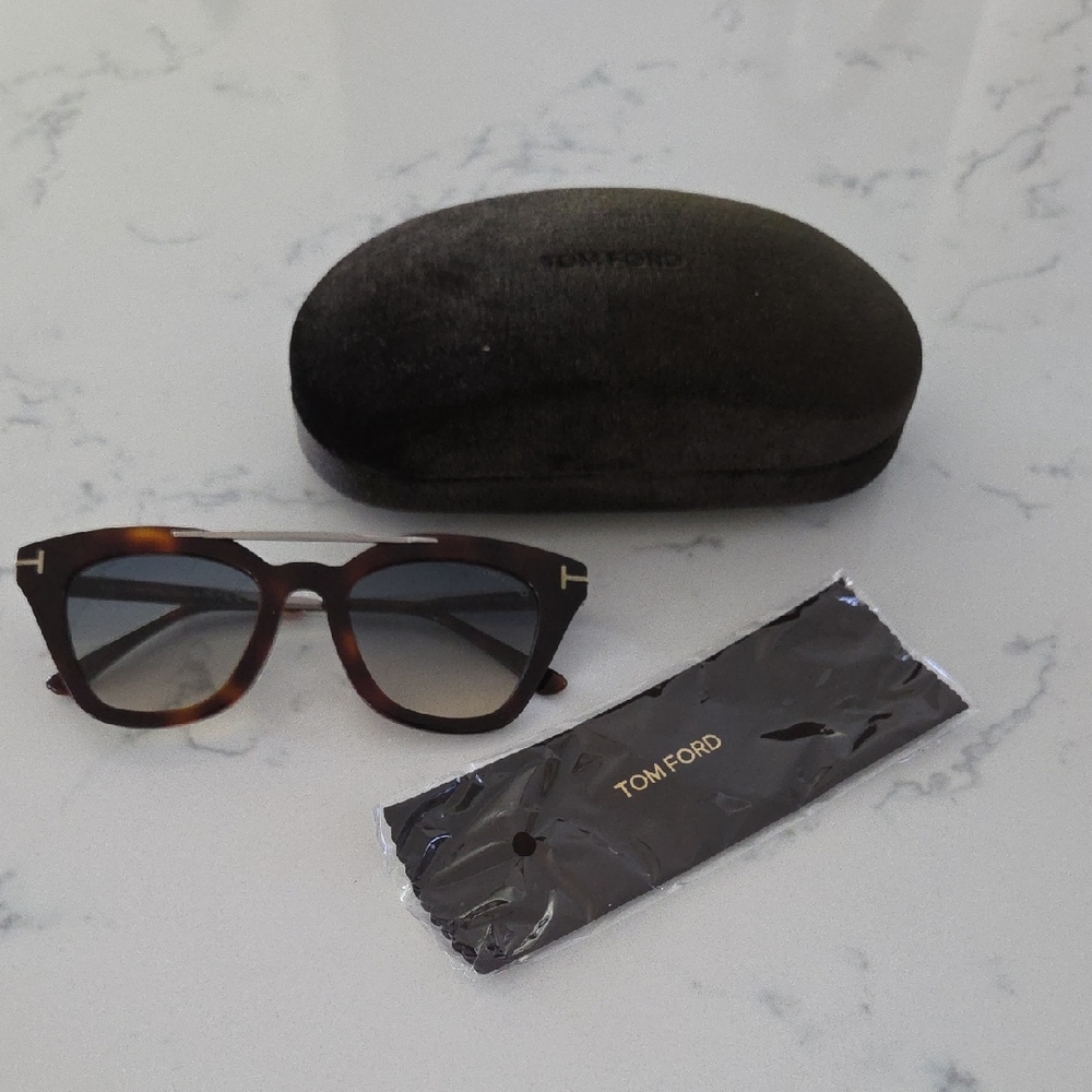 Tom Ford Tortise ANNA Sunglasses with BROWN Case
